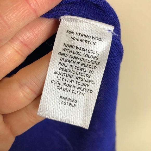 Halogen V-Neck Lightweight Merino Wool Blend Sweater in Royal Neon New With Flaw - Picture 7 of 13